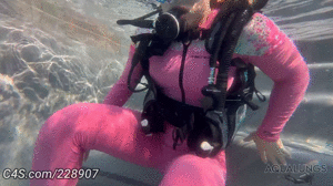 aqualungs50.com - POV Dive Buddy 4 - Sunni Ray thumbnail